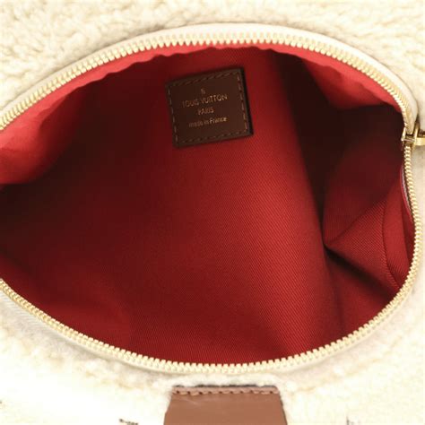 louis vuitton fleece bag